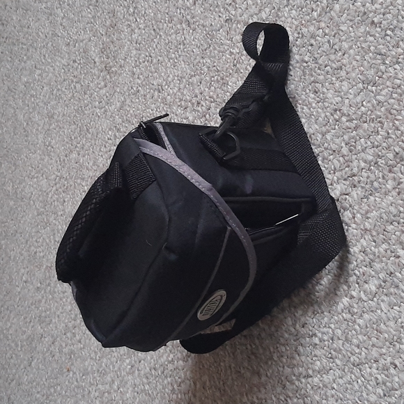 Digital Concepts Camera Bag with Shoulder/Crossbody Strap. - Picture 2 of 12